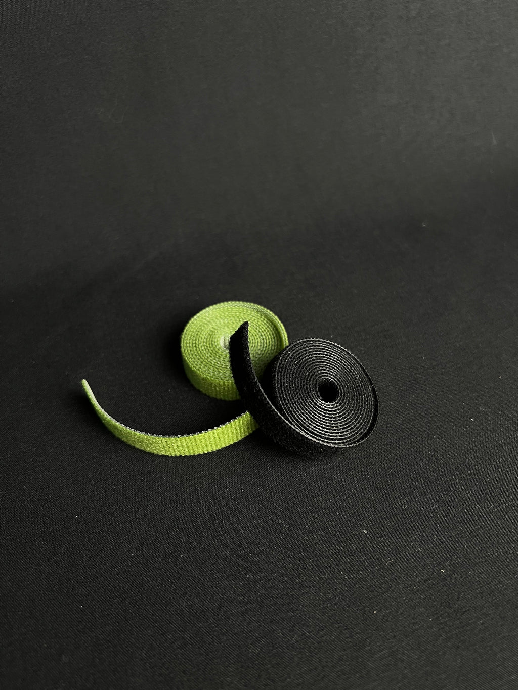 Klettband (Grün oder Schwarz)