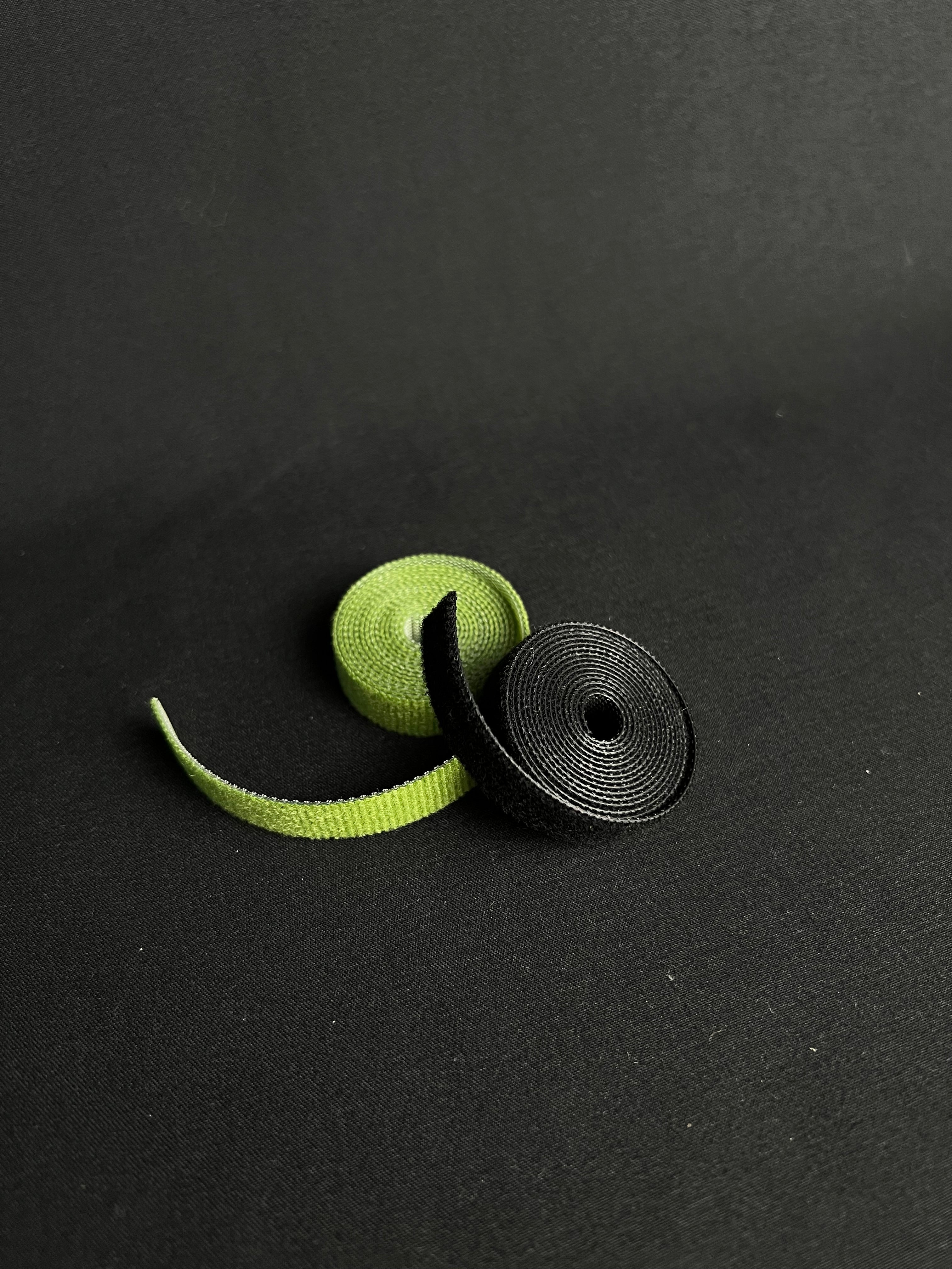 Klettband (Grün oder Schwarz)